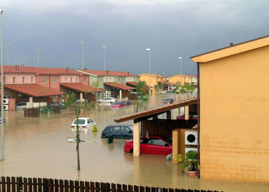 Flooding_Home_Damage_Cars_Storm_Damage